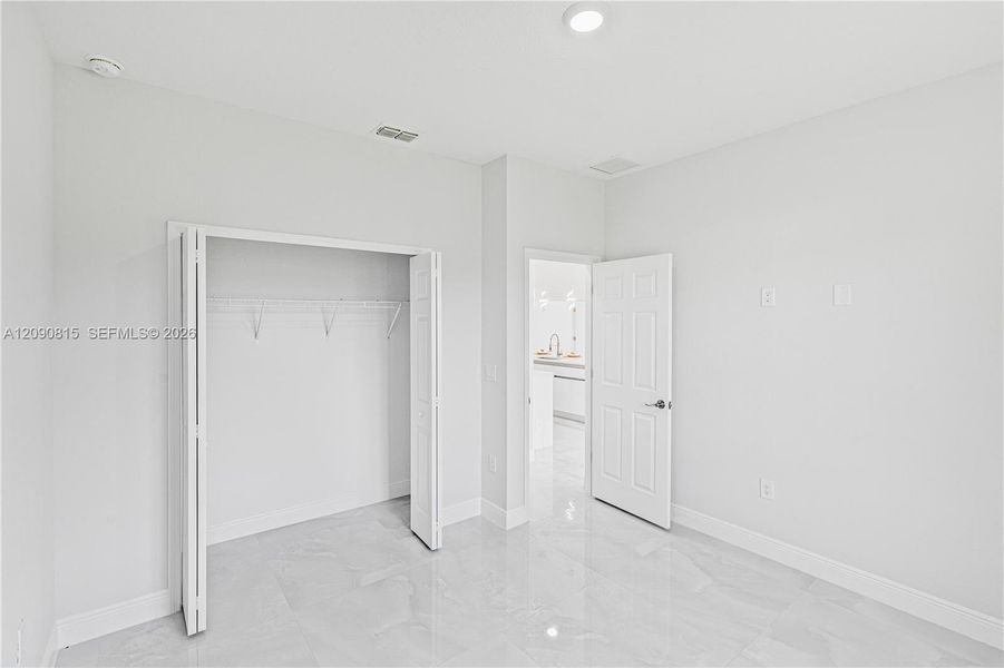 Spacious, unfurnished interior of a new home in , Lehigh Acres (Image 40).