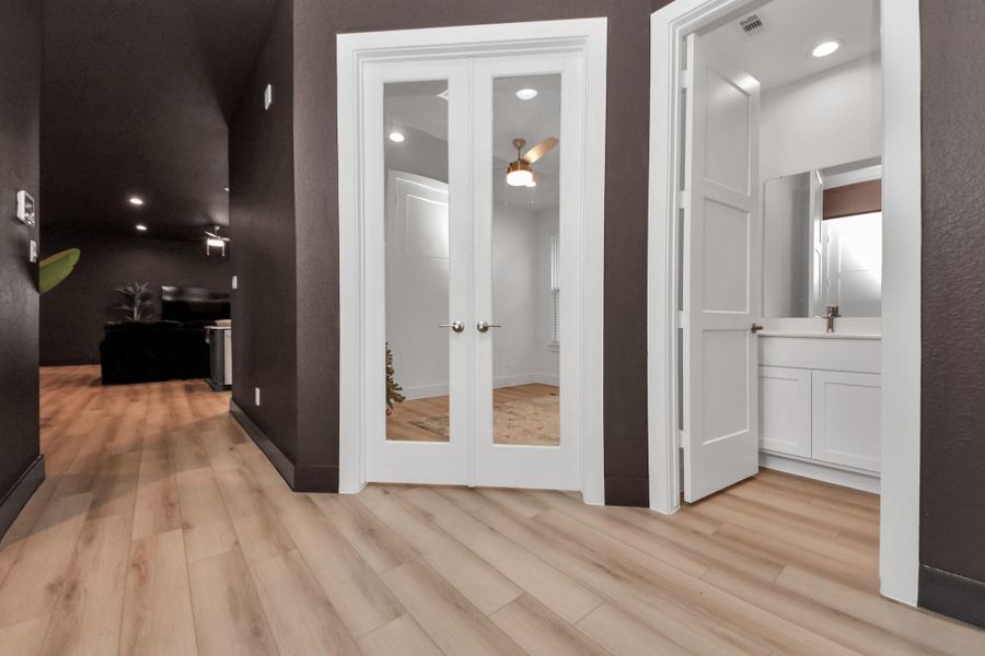 Spacious, unfurnished interior of a new home in Hills of Westlake, Conroe (Image 40). Spacious, unfurnished interior of a new home in Hills of Westlake, Conroe (Image 40).