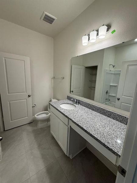 Furnished interior view inside a new home in , Clermont (Image 8).