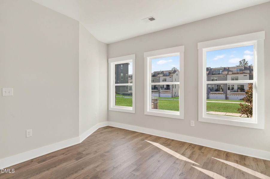 8-web-or-mls-DSC03338 8-web-or-mls-DSC03338