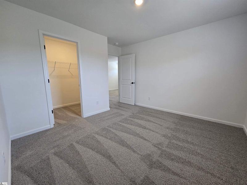 Spacious, unfurnished interior of a new home in Shiloh Trail, Wellford (Image 35).