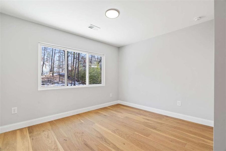 Spacious, unfurnished interior of a new home in , Gainesville (Image 43).