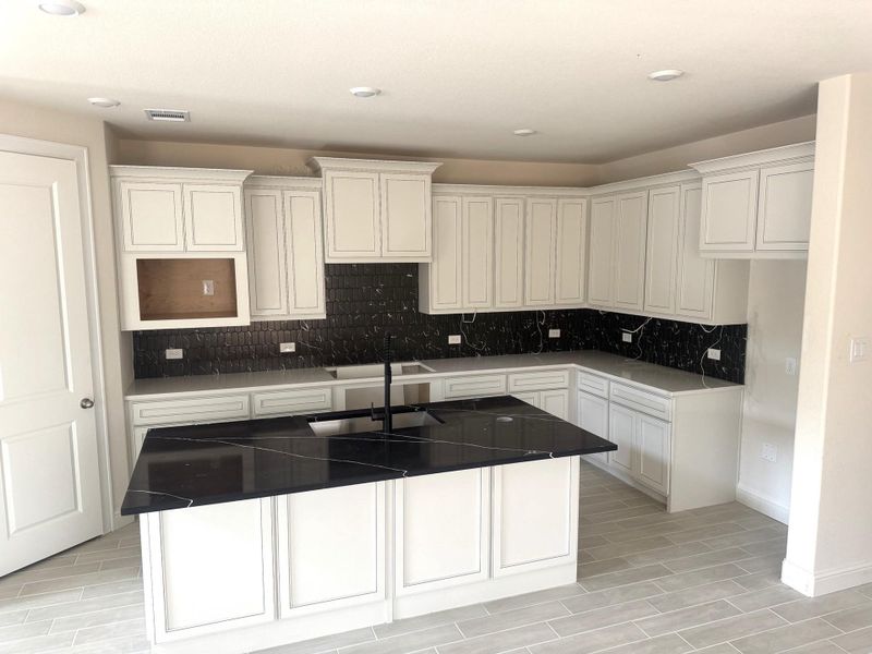 Image 4 of a home in Woodhavyn 40'.