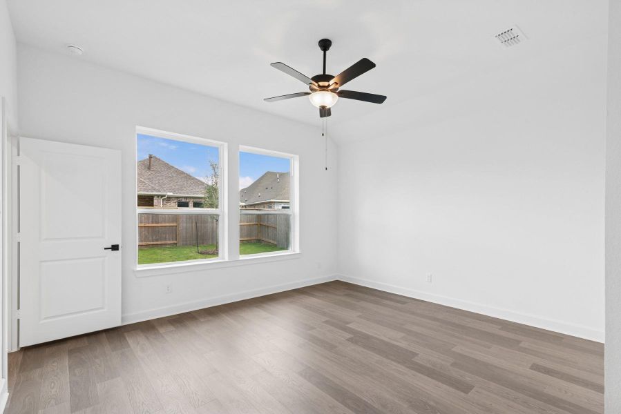 Spacious, unfurnished interior of a new home in Meridiana 55' Homesites, Manvel (Image 19).