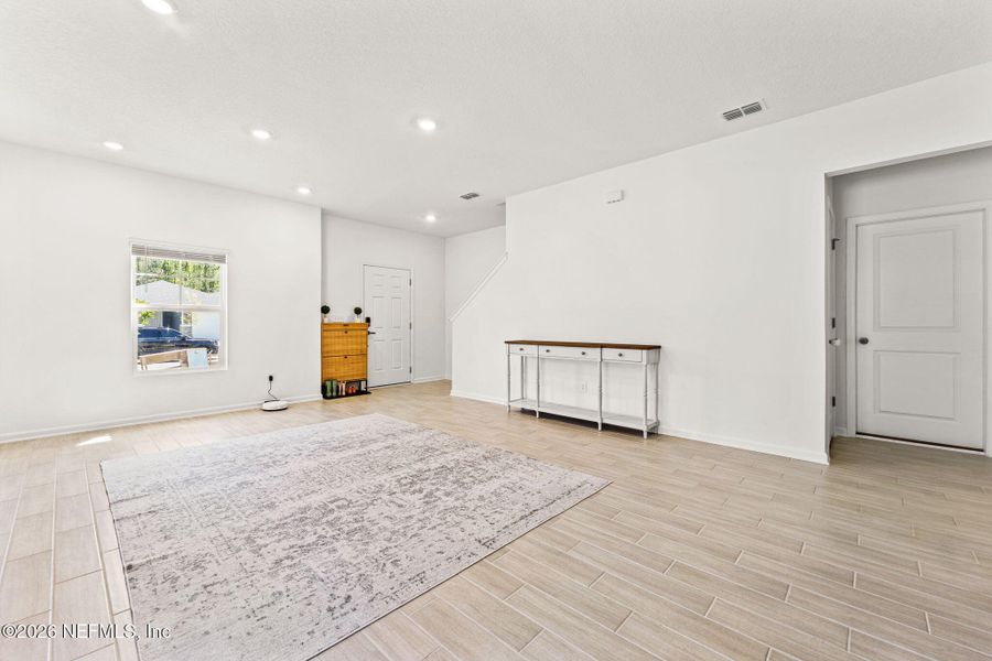 Spacious, unfurnished interior of a new home in Wilford Oaks, Orange Park (Image 22).