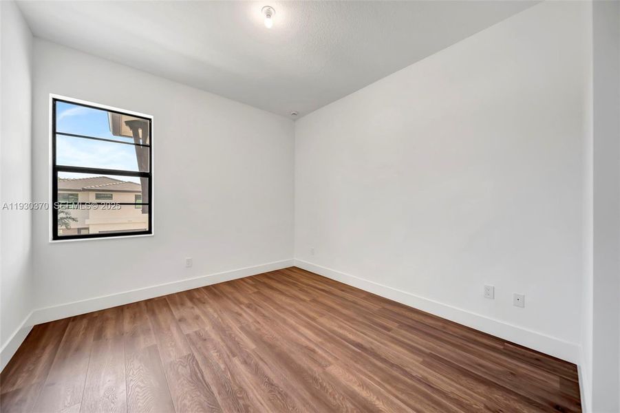 Spacious, unfurnished interior of a new home in Marina Landings, Fort Lauderdale (Image 49).