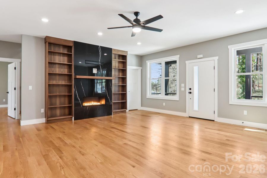 Spacious, unfurnished interior of a new home in , Hendersonville (Image 19).