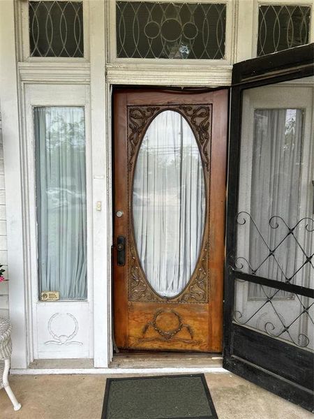 Exterior details and patio area of a home in , Paris (Image 22).