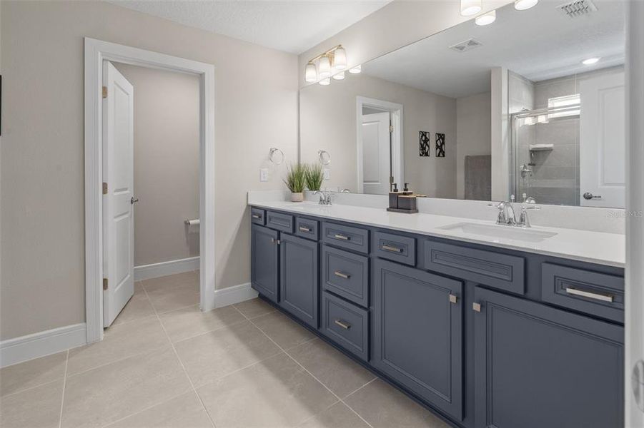 Furnished interior view inside a new home in , Montverde (Image 21).