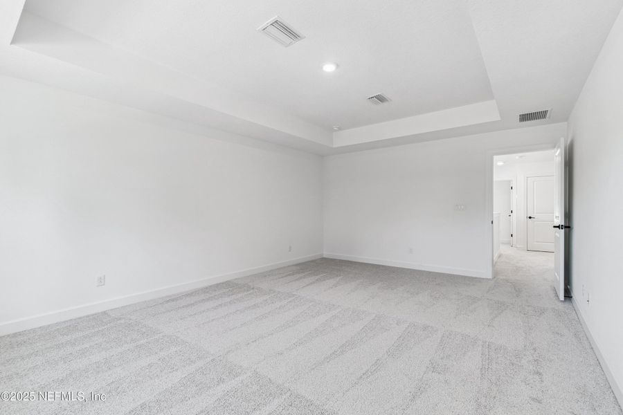 Spacious, unfurnished interior of a new home in Evergreen Island at Silverleaf - Classic, St. Augustine (Image 17).