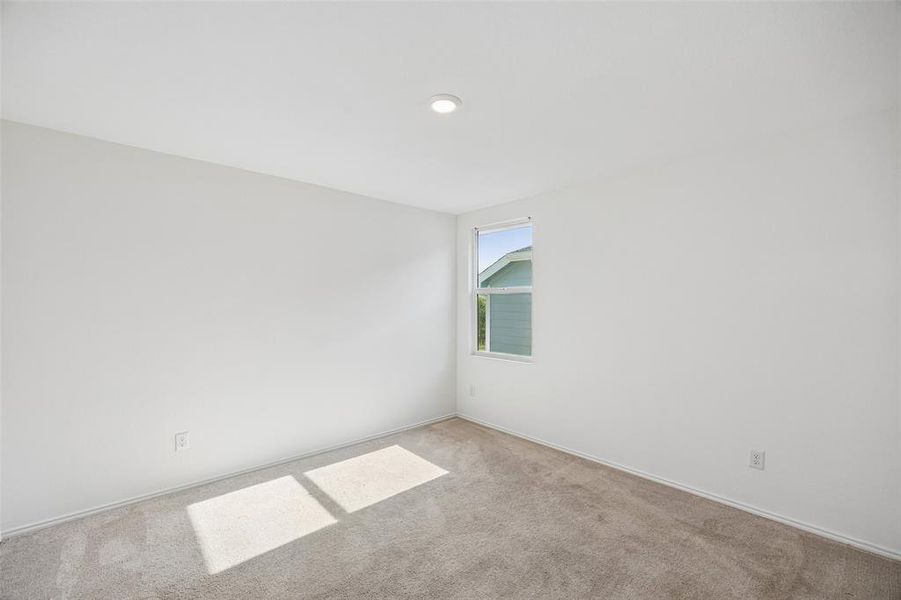 Spacious, unfurnished interior of a new home in Trinity West, Dallas (Image 14).