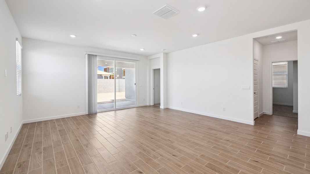 Spacious, unfurnished interior of a new home in Apache Farms, Buckeye (Image 23). Spacious, unfurnished interior of a new home in Apache Farms, Buckeye (Image 23).