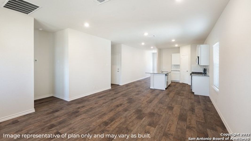 Spacious, unfurnished interior of a new home in Brookstone Creek, San Antonio (Image 25).