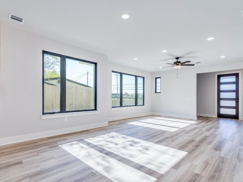 Spacious, unfurnished interior of a new home in , Austin (Image 20).