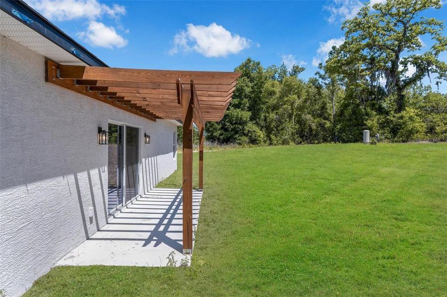 Exterior details and patio area of a home in , Ocala (Image 30).