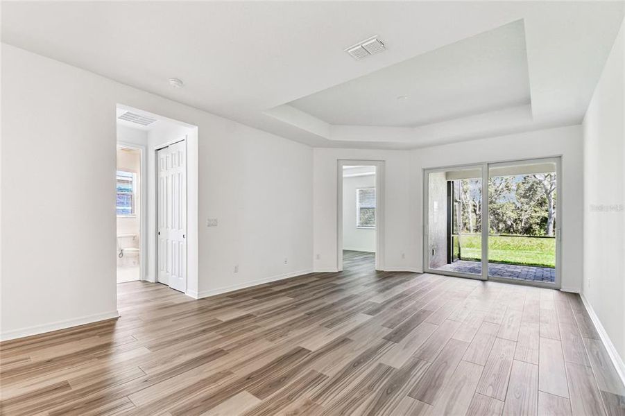 Spacious, unfurnished interior of a new home in Sweetwater at Lakewood Ranch, Lakewood Ranch (Image 13).