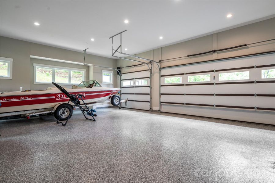 Image 47 of a home in .