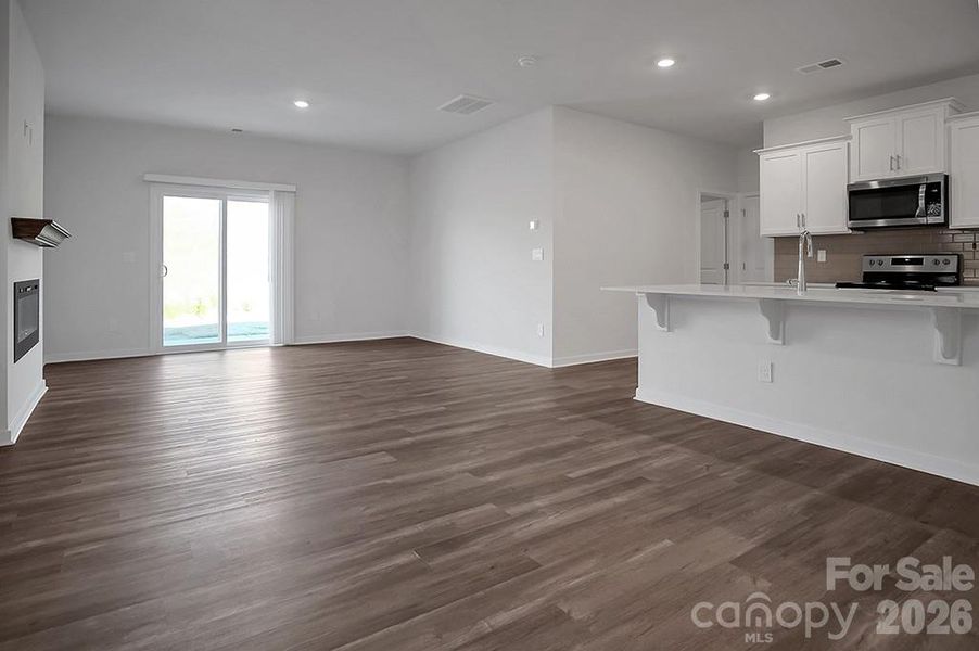 Spacious, unfurnished interior of a new home in , Kings Mountain (Image 24).