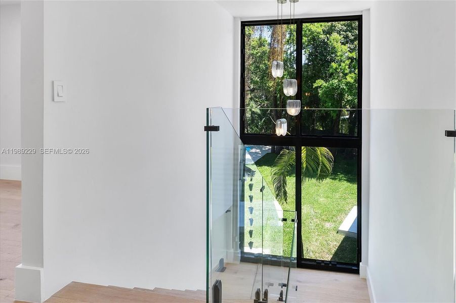 Spacious, unfurnished interior of a new home in , Hollywood (Image 22).