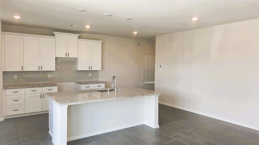Spacious kitchen open kitchen Spacious kitchen open kitchen