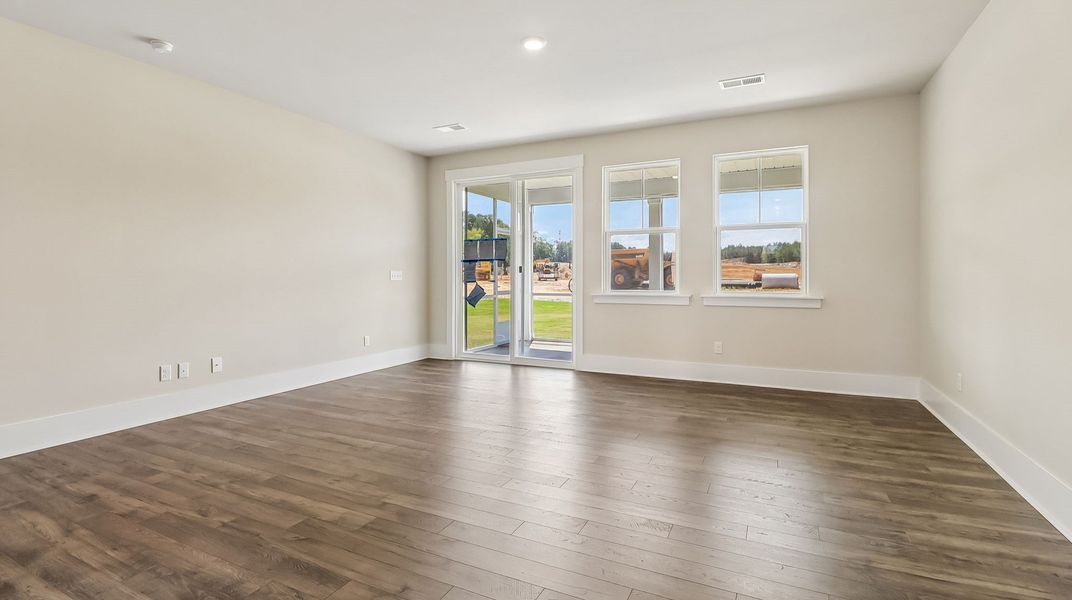 Spacious, unfurnished interior of a new home in Shell Pointe, Gilbert (Image 19).