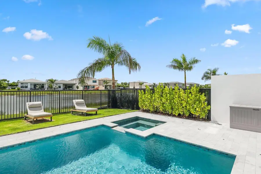 9682 Juniper Bay Ave - 38.jpg-SMALL