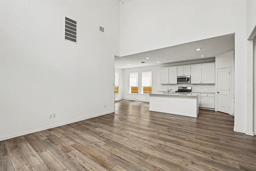 Spacious, unfurnished interior of a new home in Northpointe, Fort Worth (Image 15).