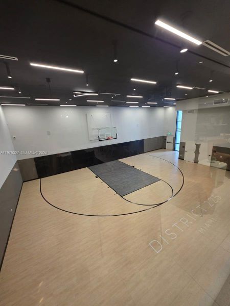 Community amenities in , Miami (Image 54).