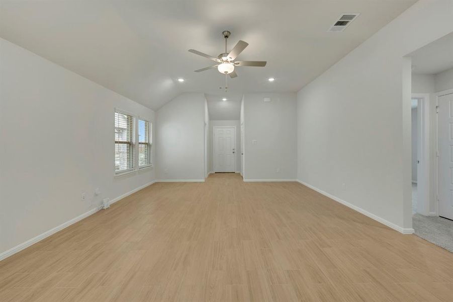 Spacious, unfurnished interior of a new home in Elevon, Lavon (Image 26). Spacious, unfurnished interior of a new home in Elevon, Lavon (Image 26).