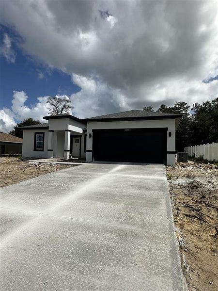 Exterior details and patio area of a home in , Ocala (Image 1).