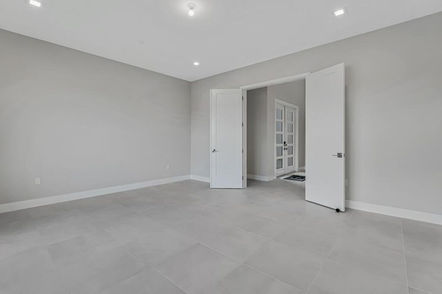 Furnished interior view inside a new home in Apex at Avenir, Palm Beach Gardens (Image 65). Furnished interior view inside a new home in Apex at Avenir, Palm Beach Gardens (Image 65).