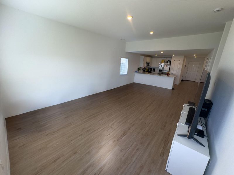 Spacious, unfurnished interior of a new home in Sterling Point at Baytown Crossings: Watermill Collection, Baytown (Image 21).