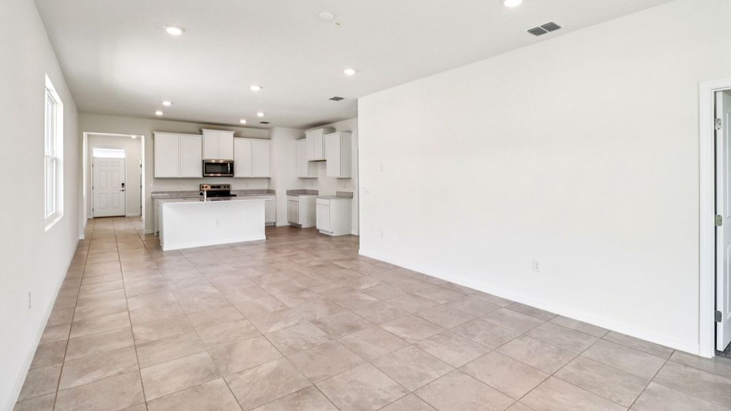 Representative unfurnished interior of a home built from the Jennings by D.R. Horton in Ocala Preserve, Ocala (Image 15).