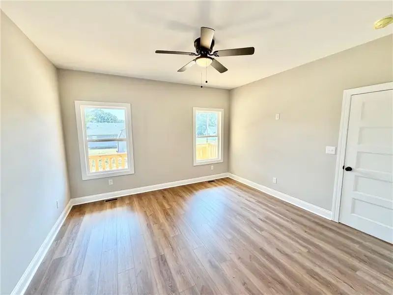 Spacious, unfurnished interior of a new home in , Emerson (Image 20).