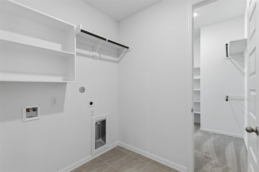 Spacious, unfurnished interior of a new home in Wildrye, Waller (Image 31).