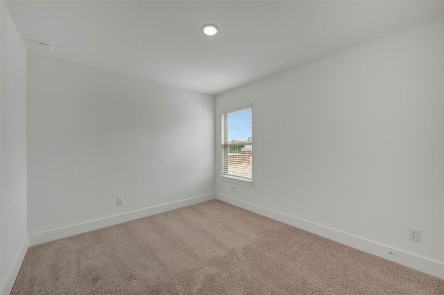 Spacious, unfurnished interior of a new home in Aster Park, McKinney (Image 35).
