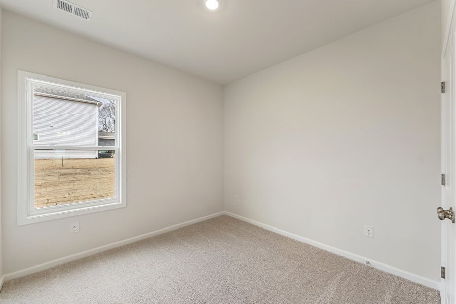 Spacious, unfurnished interior of a new home in Fairview Falls, Chesnee (Image 25).