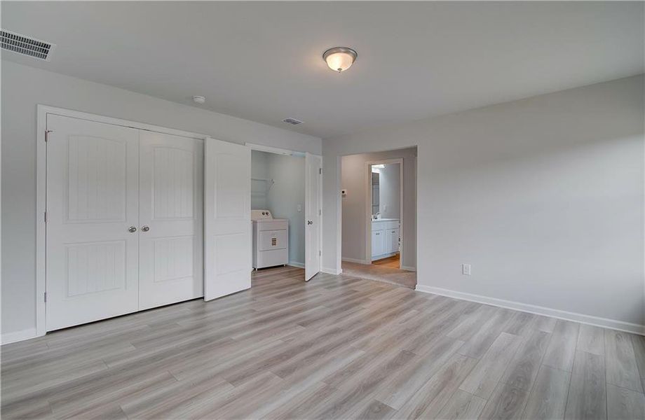 Spacious, unfurnished interior of a new home in Enclave at Evergreen, Fairburn (Image 27).