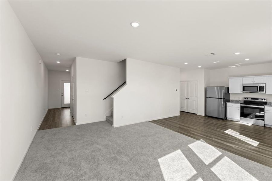 08. 512 Merced - Family (3) 08. 512 Merced - Family (3)