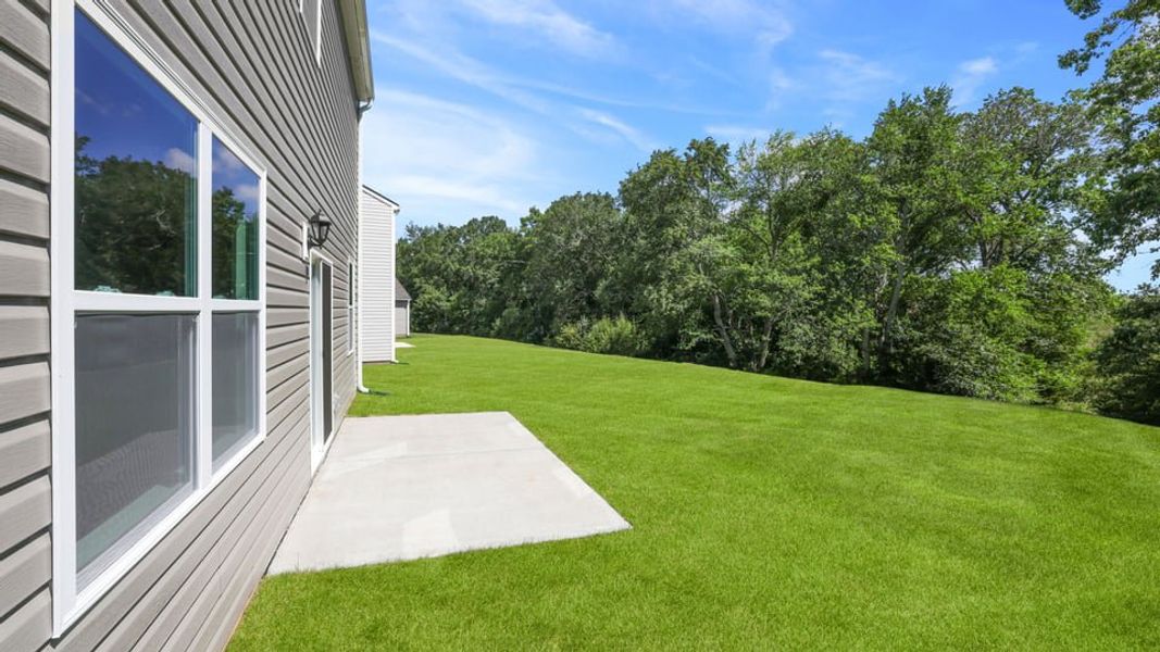 Exterior details and patio area of a home in Woodglen, Piedmont (Image 3).