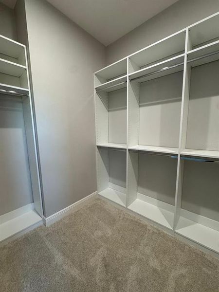 Spacious, unfurnished interior of a new home in Ridgehaven, Ormond Beach (Image 15).