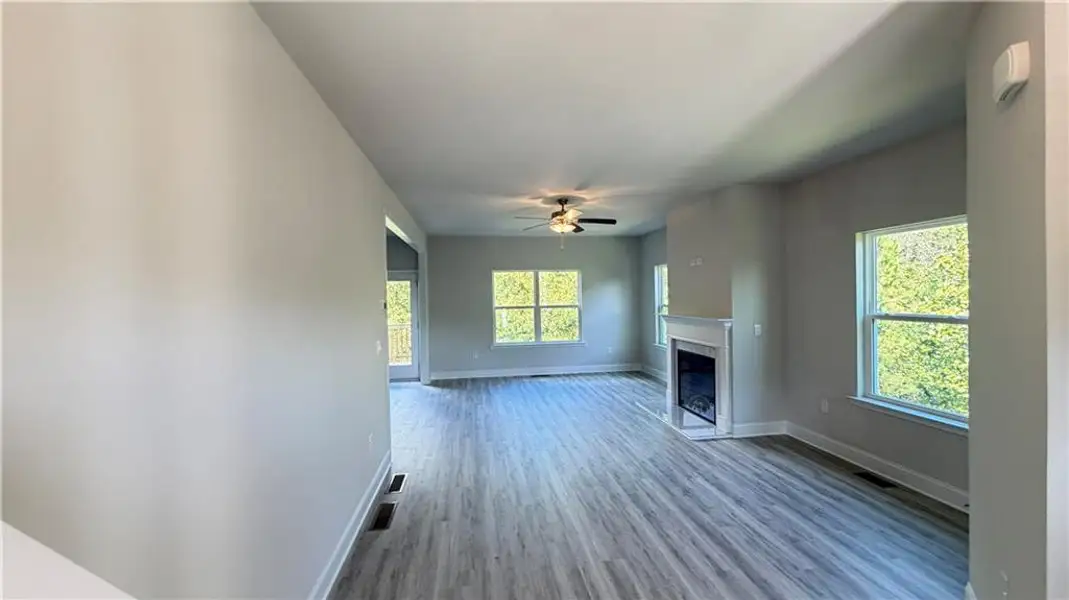 Spacious, unfurnished interior of a new home in Habersham Meadows, Demorest (Image 18).
