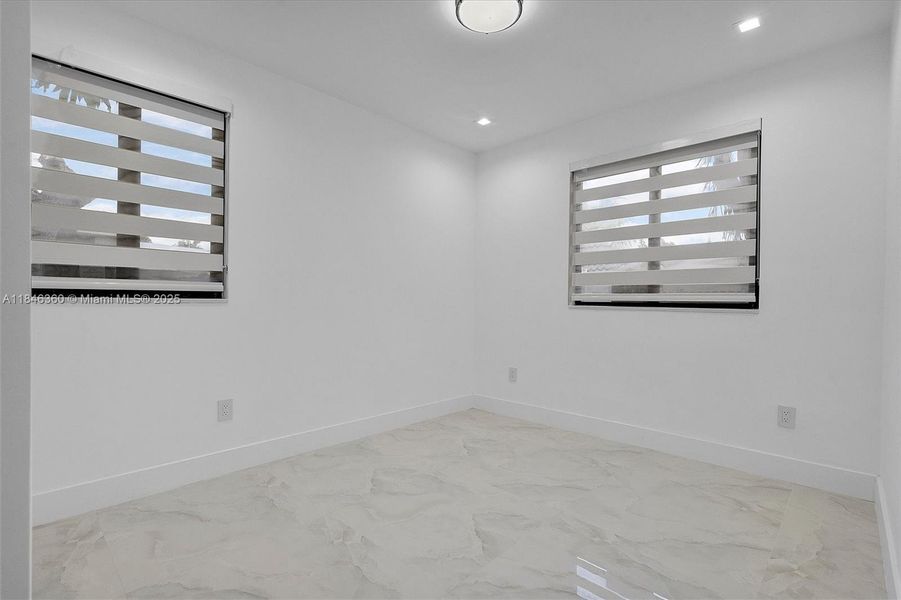 Spacious, unfurnished interior of a new home in , Hialeah (Image 14).