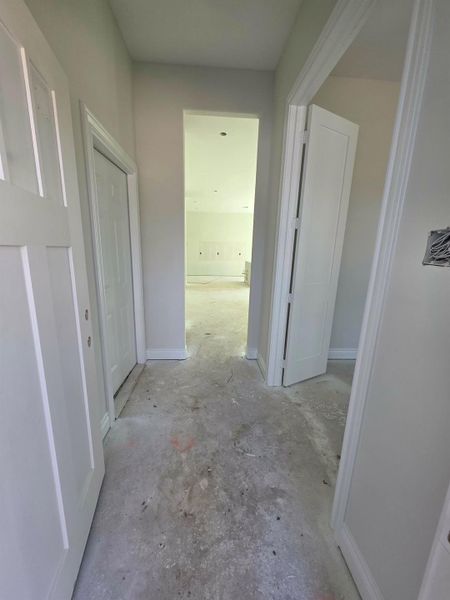 Entry way with office to the right <3 Entry way with office to the right <3