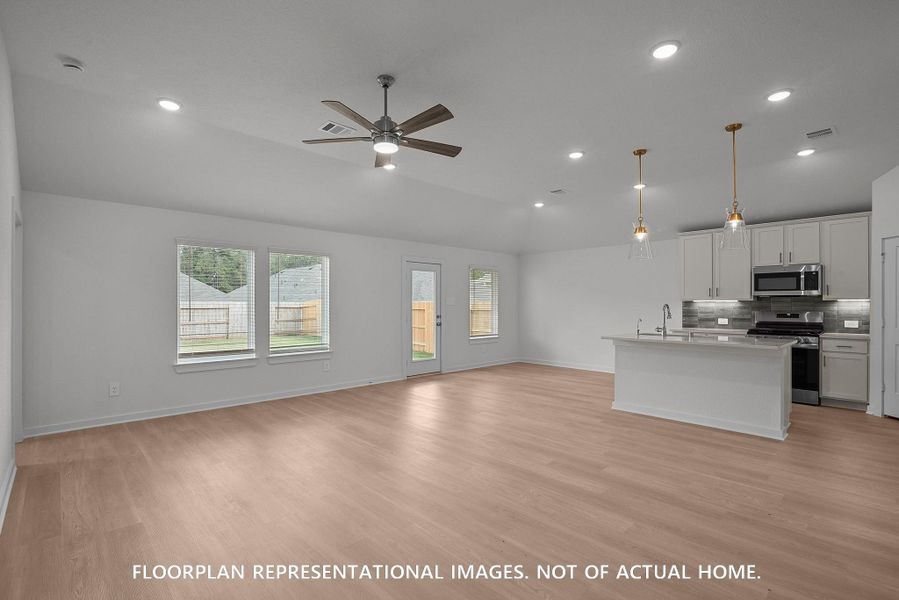 Image 23 of a home in Pinewood at Grand Texas.