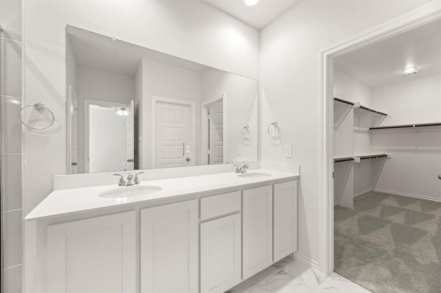 22. 3112 Yellow Pine - Bath (3)