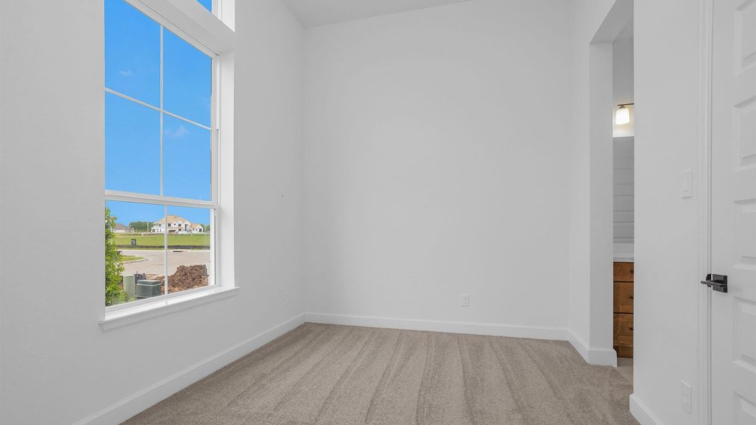 Spacious, unfurnished interior of a new home in Fulshear Lakes 80', Fulshear (Image 11).