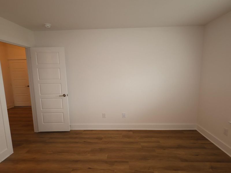 Spacious, unfurnished interior of a new home in Lago Mar, Santa Fe (Image 11).