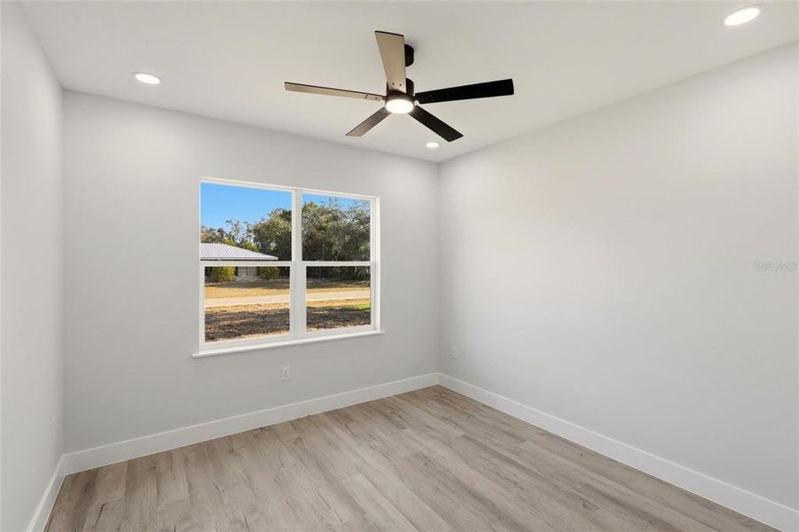 Spacious, unfurnished interior of a new home in , Sebring (Image 26).