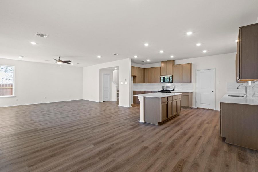 Spacious, unfurnished interior of a new home in Salerno - Heritage Collection, Round Rock (Image 33).